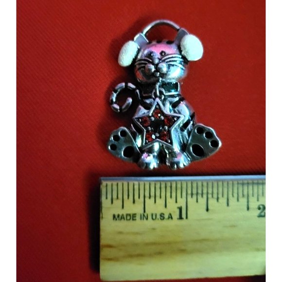 Cat with Earmuffs Pin/ Brooch - Picture 6 of 8